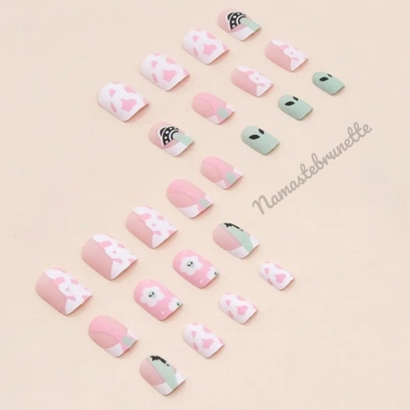 2/$16 Floral Alien Press on Nails - Picture 13 of 16